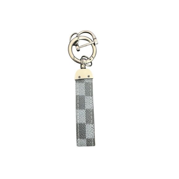 Elegant Gray Checkered Keychain - Picture 2 of 5